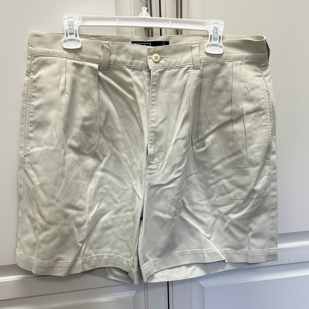 Ralph Lauren Men's Tan Pleated Front Shorts
